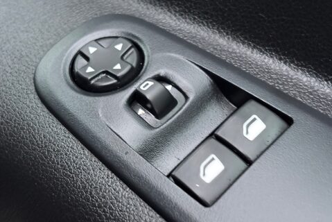 Vauxhall Combo L2H1 2300 Dynamic Panel Van 41