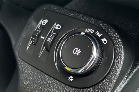 Vauxhall Combo L2H1 2300 Dynamic Panel Van 33