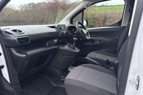 Vauxhall Combo L2H1 2300 Dynamic Panel Van 19