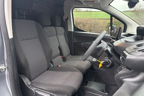 Peugeot Partner 102 ps BlueHdi Professional L2 31