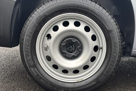 Peugeot Partner 102 ps BlueHdi Professional L2 38