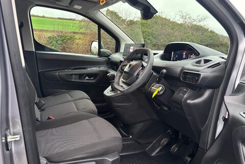 Peugeot Partner 102 ps BlueHdi Professional L2 21