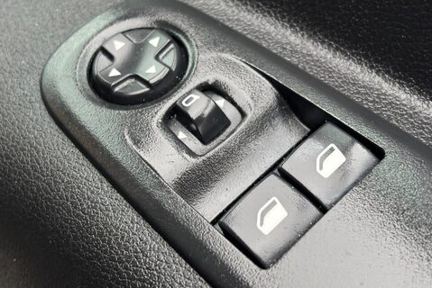 Peugeot Partner 102 ps BlueHdi Professional L2 46