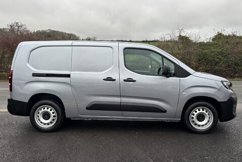 Peugeot Partner 102 ps BlueHdi Professional L2 11