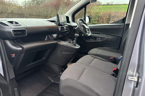 Peugeot Partner 102 ps BlueHdi Professional L2 19