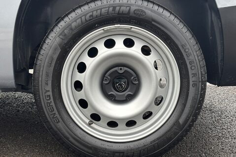 Peugeot Partner 102 ps BlueHdi Professional L2 36