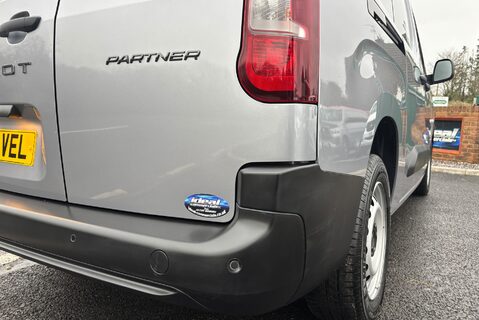 Peugeot Partner 102 ps BlueHdi Professional L2 27