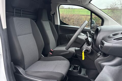 Vauxhall Combo L1H1 2000 Edition 102 ps 28