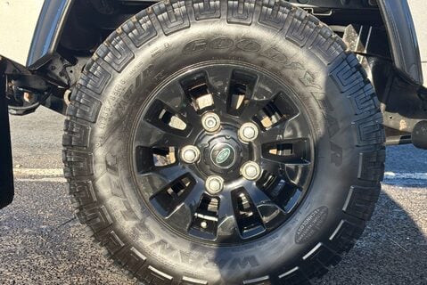 Land Rover Defender 90 TD Autobiography Station Wagon - 1/100 Made - LR Service History 35