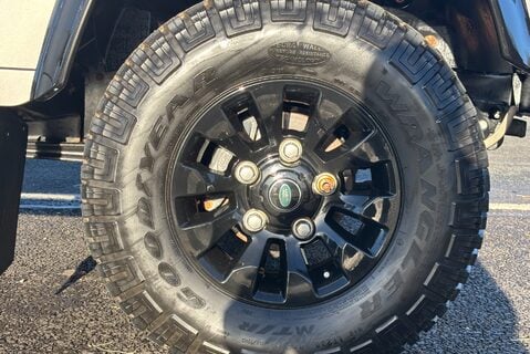 Land Rover Defender 90 TD Autobiography Station Wagon - 1/100 Made - LR Service History 36