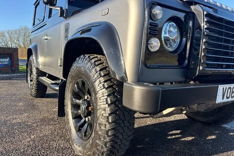 Land Rover Defender 90 TD Autobiography Station Wagon - 1/100 Made - LR Service History 24