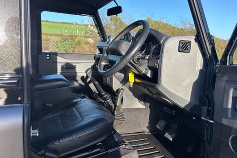 Land Rover Defender 90 TD Autobiography Station Wagon - 1/100 Made - LR Service History 19