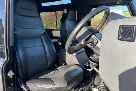 Land Rover Defender 90 TD Autobiography Station Wagon - 1/100 Made - LR Service History 4