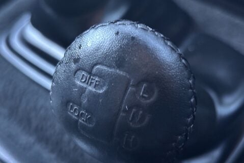 Land Rover Defender 90 TD Autobiography Station Wagon - 1/100 Made - LR Service History 40