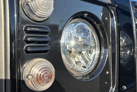 Land Rover Defender 90 TD Autobiography Station Wagon - 1/100 Made - LR Service History 25