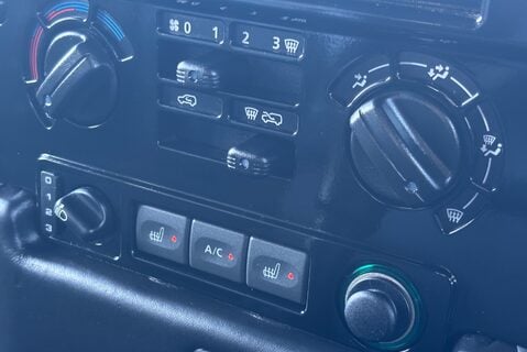 Land Rover Defender 90 TD Autobiography Station Wagon - 1/100 Made - LR Service History 22