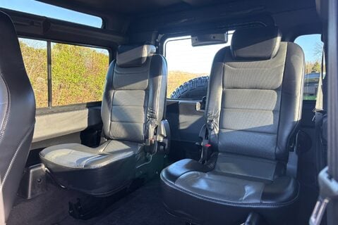 Land Rover Defender 90 TD Autobiography Station Wagon - 1/100 Made - LR Service History 17