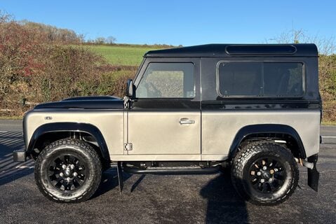 Land Rover Defender 90 TD Autobiography Station Wagon - 1/100 Made - LR Service History 7