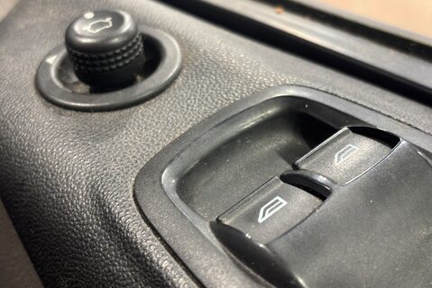 Ford Transit Custom 310 Sport 170 ps L2 Panel Van - Adaptive Cruise / 230v Invertor 34