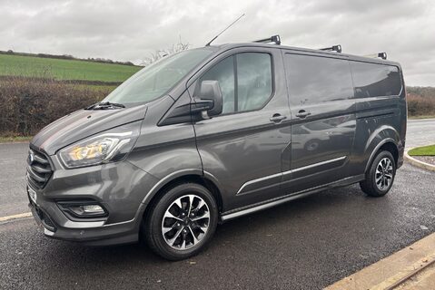 Ford Transit Custom 310 Sport 170 ps L2 Panel Van - Adaptive Cruise / 230v Invertor 1