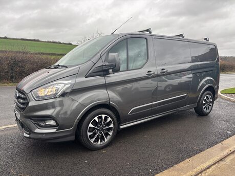 Ford Transit Custom 310 Sport 170 ps L2 Panel Van - Adaptive Cruise / 230v Invertor