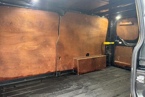 Ford Transit Custom 310 Sport 170 ps L2 Panel Van - Adaptive Cruise / 230v Invertor 9