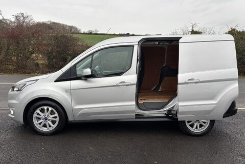 Ford Transit Connect 240 L1 Limited Panel Van - Rear Camera 8