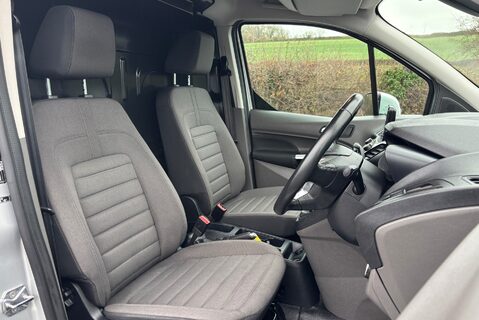 Ford Transit Connect 240 L1 Limited Panel Van - Rear Camera 16