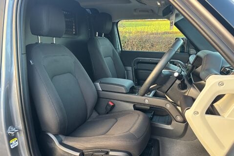 Land Rover Defender 90 D250 Hard Top 4