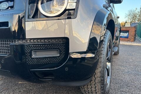 Land Rover Defender 90 D250 Hard Top 19