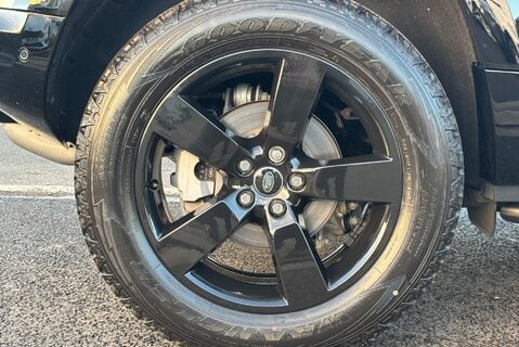 Land Rover Defender 90 D250 Hard Top 30