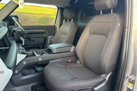 Land Rover Defender 90 D250 Hard Top 3