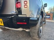 Land Rover Defender 90 D250 Hard Top 22