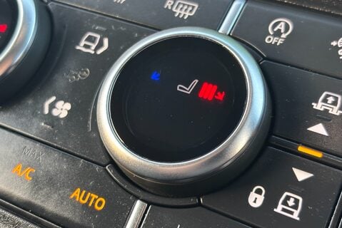 Land Rover Defender 90 D250 Hard Top 27