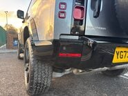 Land Rover Defender 90 D250 Hard Top 21