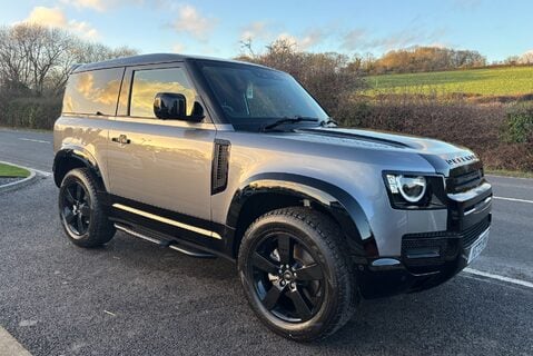 Land Rover Defender 90 D250 Hard Top 5