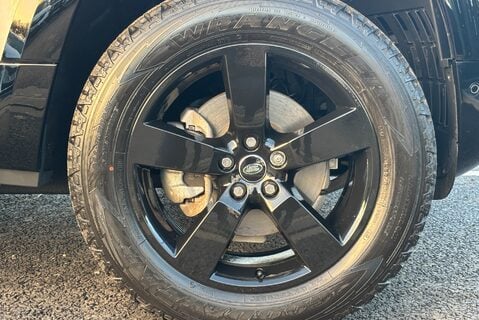 Land Rover Defender 90 D250 Hard Top 29