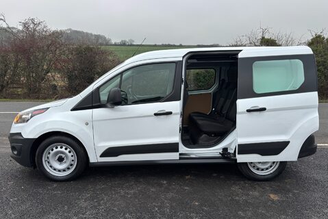 Ford Transit Connect 220 L1 Base 100 ps Double Cab in Van 8