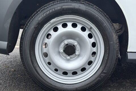 Ford Transit Connect 220 L1 Base 100 ps Double Cab in Van 28