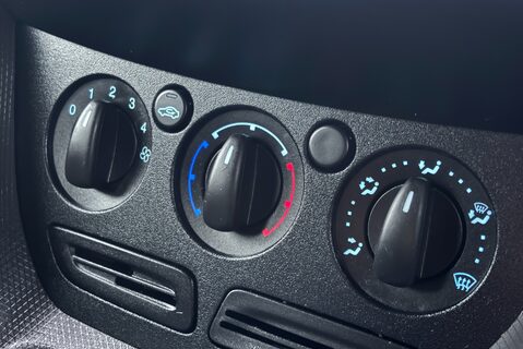 Ford Transit Connect 220 L1 Base 100 ps Double Cab in Van 21