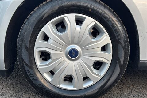 Ford Transit Connect 200 L1 Trend 100 ps Tdci Panel Van - Air Con / Sat Nav / Camera 32