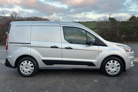 Ford Transit Connect 200 L1 Trend 100 ps Tdci Panel Van - Air Con / Sat Nav / Camera 10