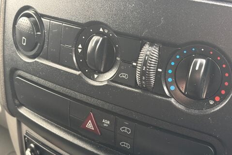 Mercedes-Benz Sprinter 316 Cdi Mwb Hr 4x4 Workshop Van 21