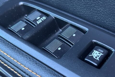 Ford Ranger Wildtrak 213 ps 4x4 Double Cab Pickup - Roller Shutter 40