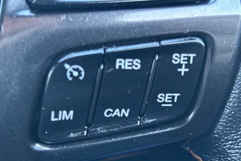 Ford Ranger Wildtrak 213 ps 4x4 Double Cab Pickup - Roller Shutter 30