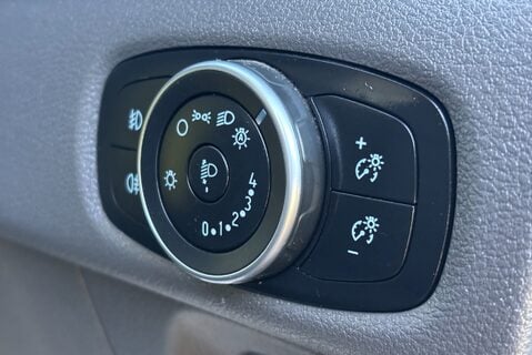 Ford Transit Custom 300 L2 130 ps Limited Panel Van - Upgraded Locks 29