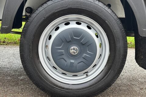 Vauxhall Movano F3500 L3 H1 Double Cab Dropside Truck with Tail Lift - Air Con 30