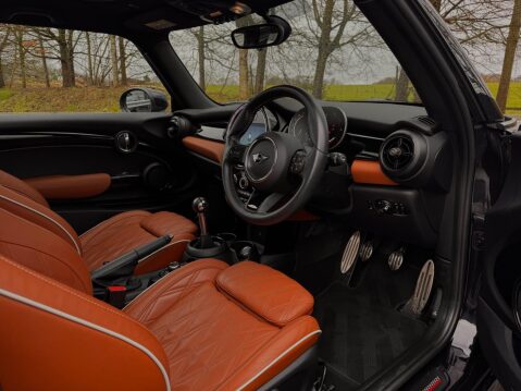 Mini Hatch 2.0 John Cooper Works Euro 6 (s/s) 3dr 35