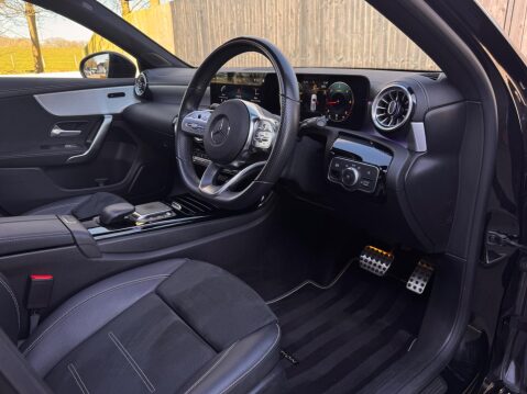 Mercedes-Benz A Class 2.0 A200d Exclusive Edition 8G-DCT Euro 6 (s/s) 5dr 37