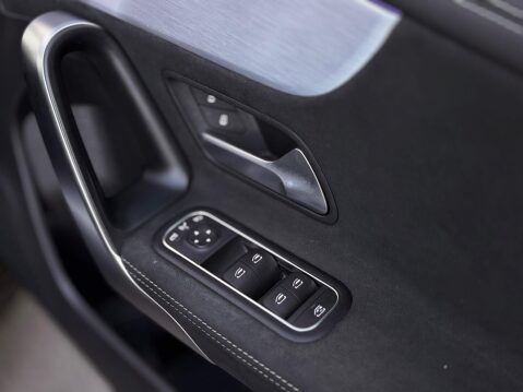 Mercedes-Benz A Class 2.0 A200d Exclusive Edition 8G-DCT Euro 6 (s/s) 5dr 39